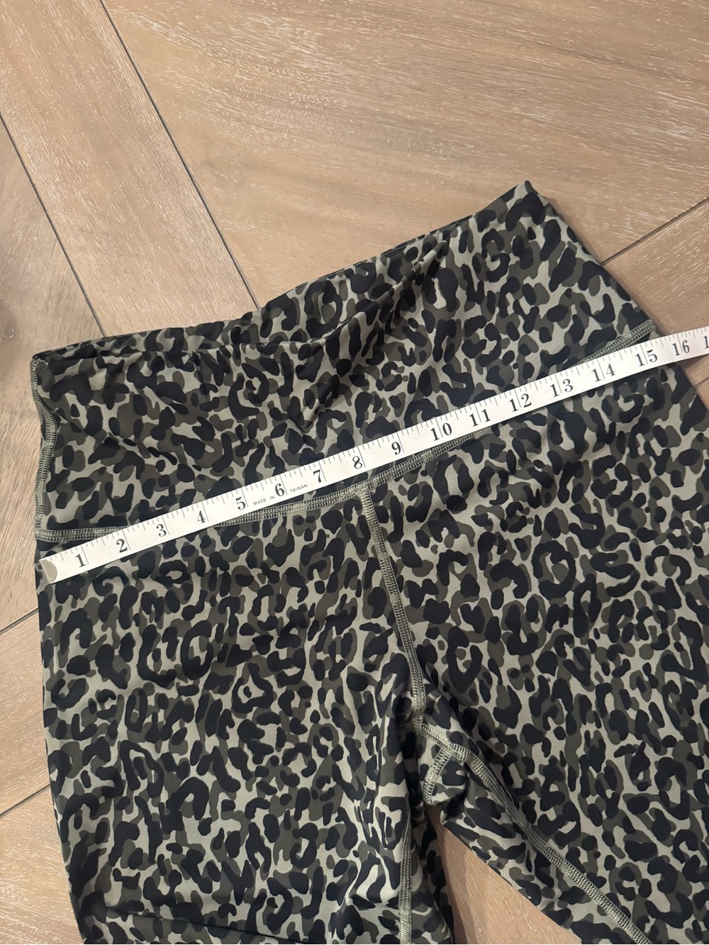 PINK Victoria's Secret Olive Green and Black Leopard Print Leggings - Picture 6 of 7